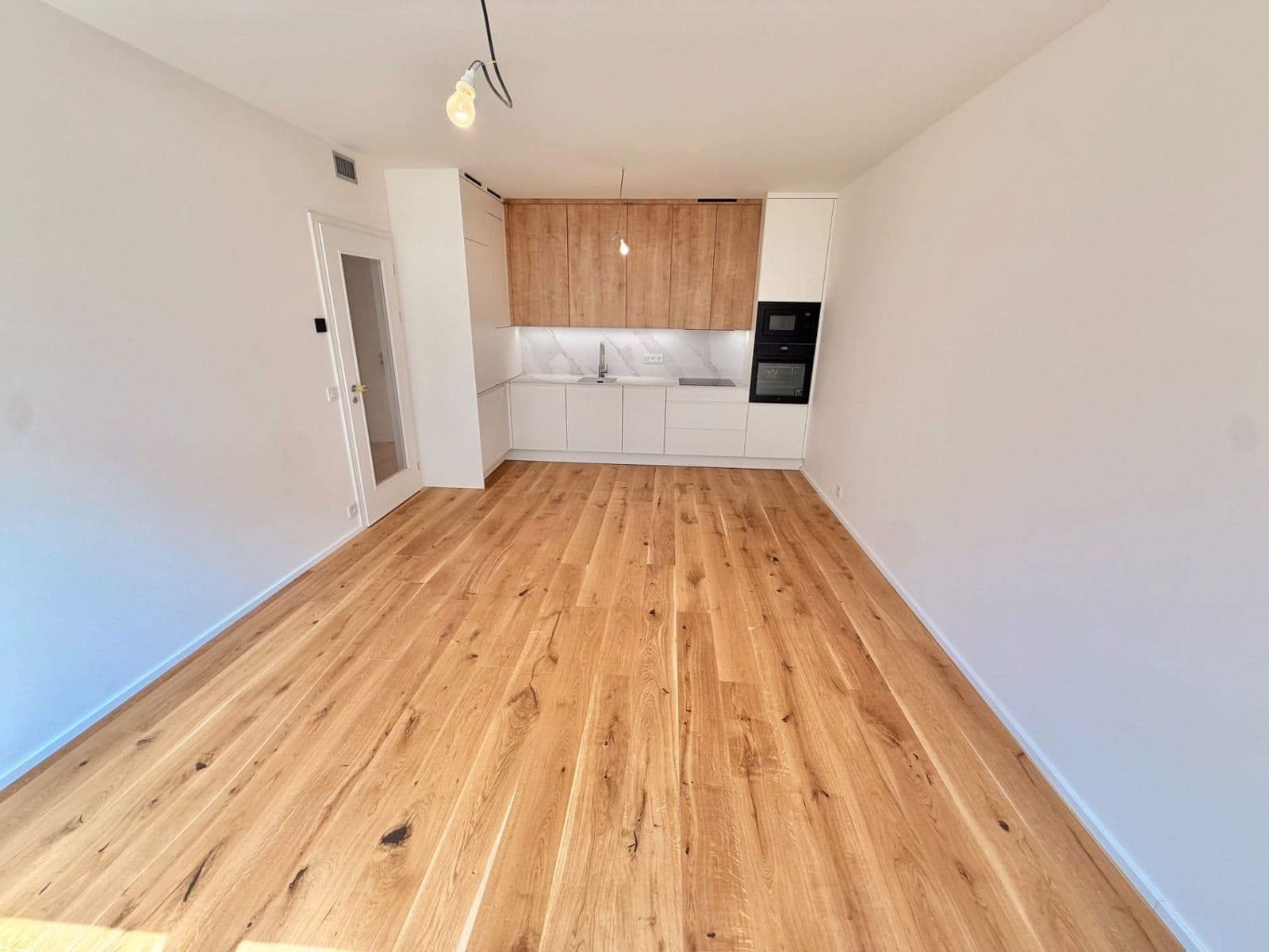 Pronájem bytu 2+kk 46 m², U Komína, Praha, Praha Pronájem bytu 2+kk 46 m², U Komína, Praha, Praha