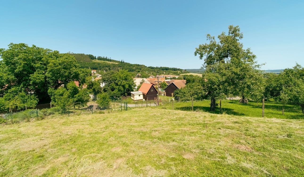 Prodej pozemku 1.083 m², Sentice, Jihomoravský kraj Prodej pozemku 1.083 m², Sentice, Jihomoravský kraj