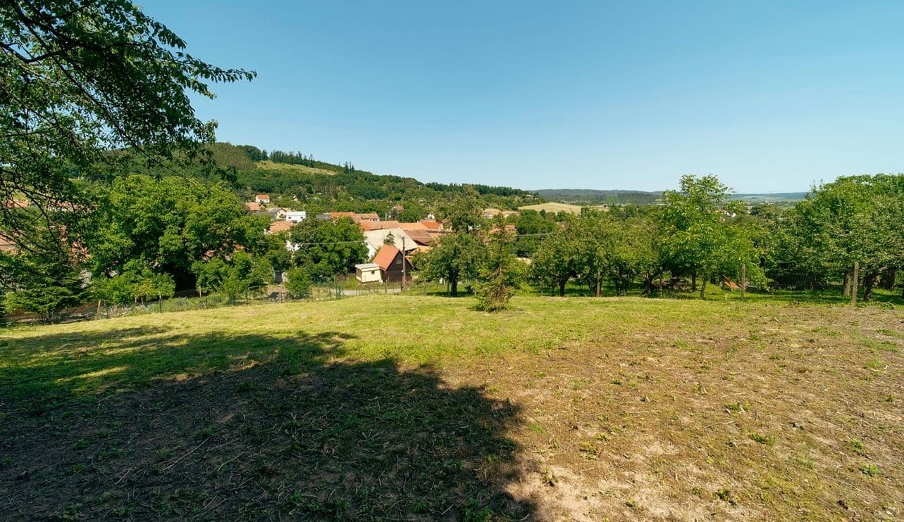 Prodej pozemku 1.083 m², Sentice, Jihomoravský kraj Prodej pozemku 1.083 m², Sentice, Jihomoravský kraj