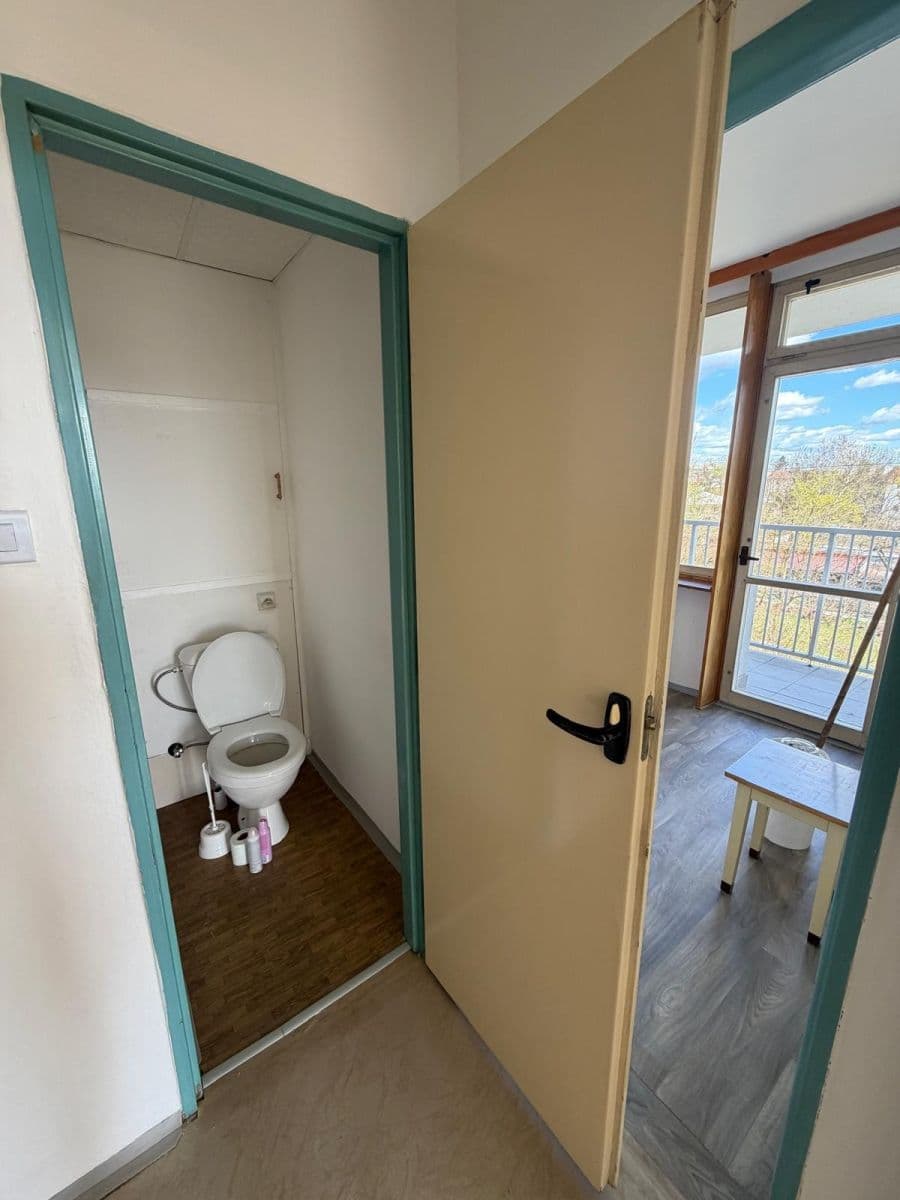 Pronájem bytu 2+1 65 m², Jižní, Česká Lípa, Liberecký kraj Pronájem bytu 2+1 65 m², Jižní, Česká Lípa, Liberecký kraj