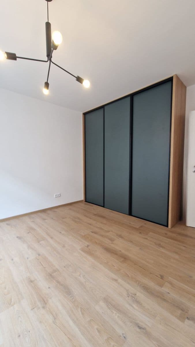 Pronájem bytu 2+kk 38 m², Bratislavská, Brno, Jihomoravský kraj Pronájem bytu 2+kk 38 m², Bratislavská, Brno, Jihomoravský kraj