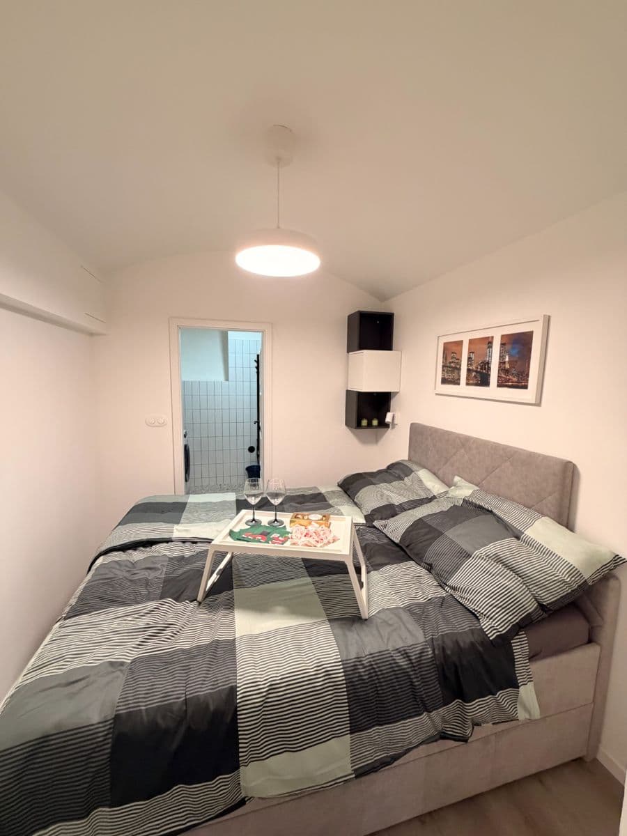 Pronájem bytu 2+kk 39 m², Bořivojova, Praha, Praha Pronájem bytu 2+kk 39 m², Bořivojova, Praha, Praha