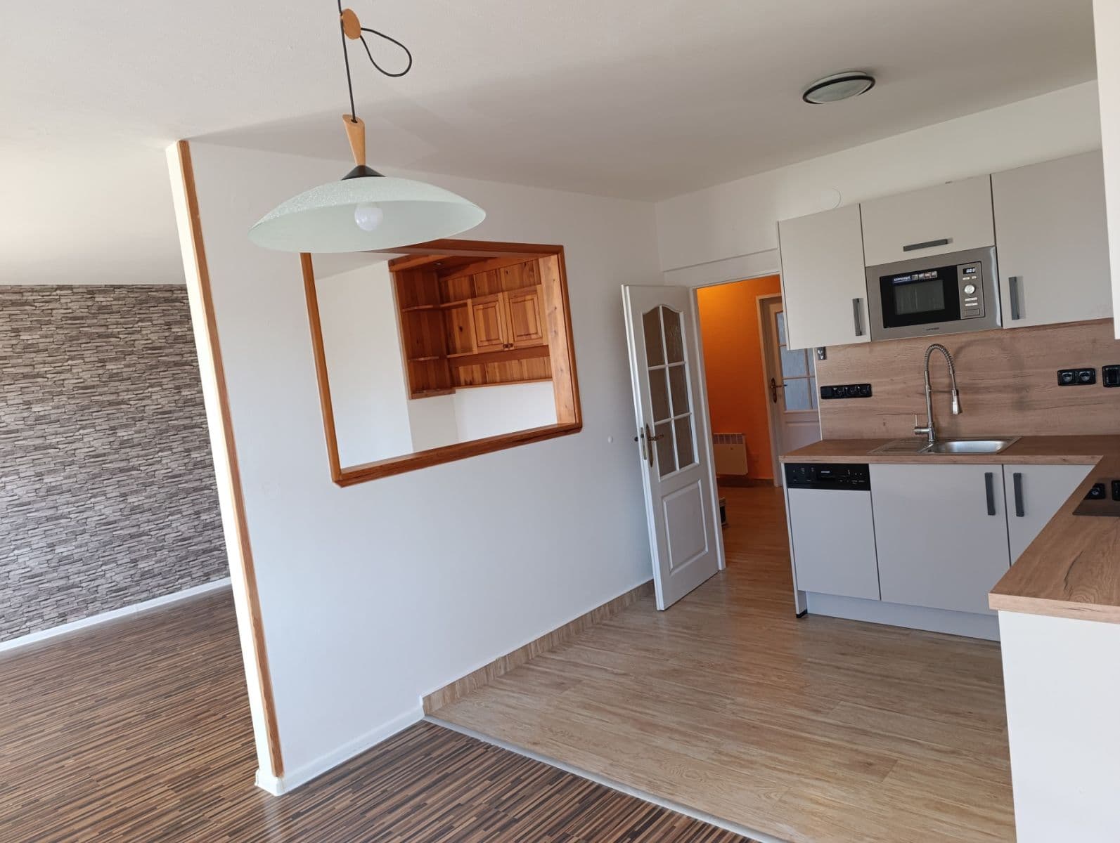 Pronájem bytu 3+1 74 m², Na Hradčanech, Cheb, Karlovarský kraj Pronájem bytu 3+1 74 m², Na Hradčanech, Cheb, Karlovarský kraj
