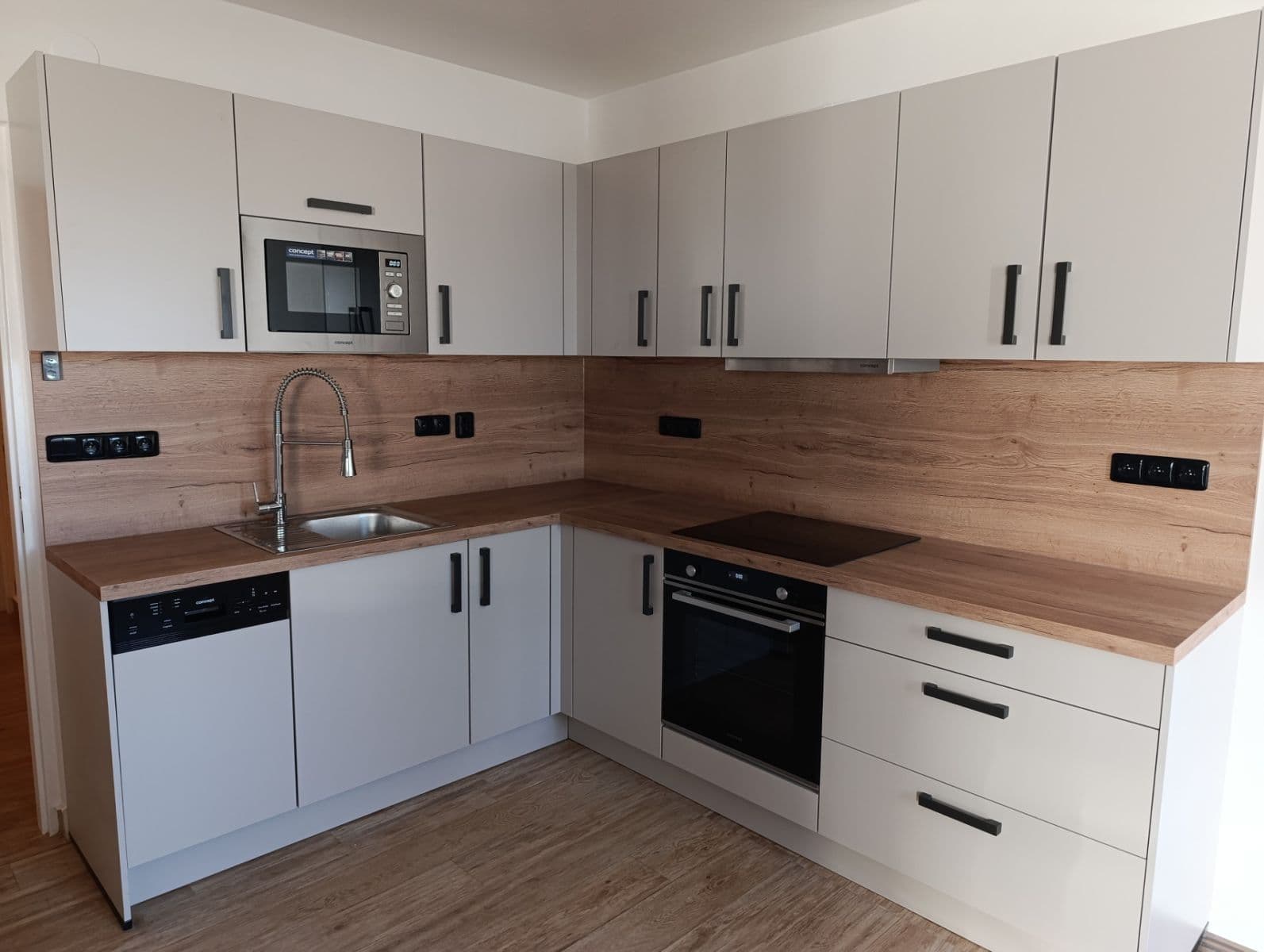 Pronájem bytu 3+1 74 m², Na Hradčanech, Cheb, Karlovarský kraj Pronájem bytu 3+1 74 m², Na Hradčanech, Cheb, Karlovarský kraj