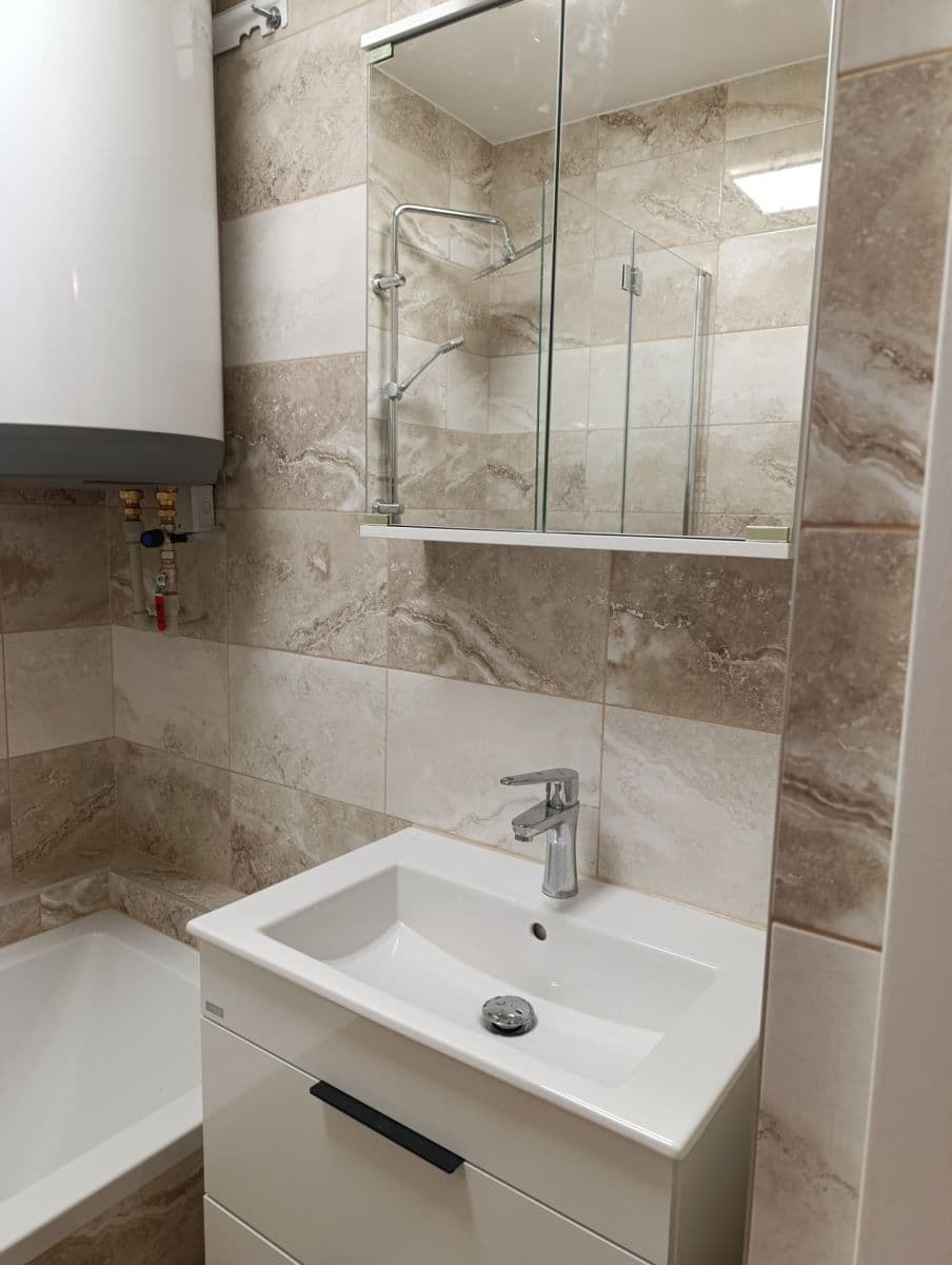 Pronájem bytu 3+1 74 m², Na Hradčanech, Cheb, Karlovarský kraj Pronájem bytu 3+1 74 m², Na Hradčanech, Cheb, Karlovarský kraj