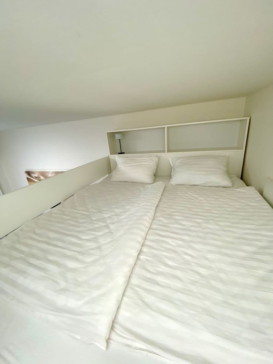 Pronájem bytu 1+kk 30 m², Kovářská, Praha, Praha Pronájem bytu 1+kk 30 m², Kovářská, Praha, Praha