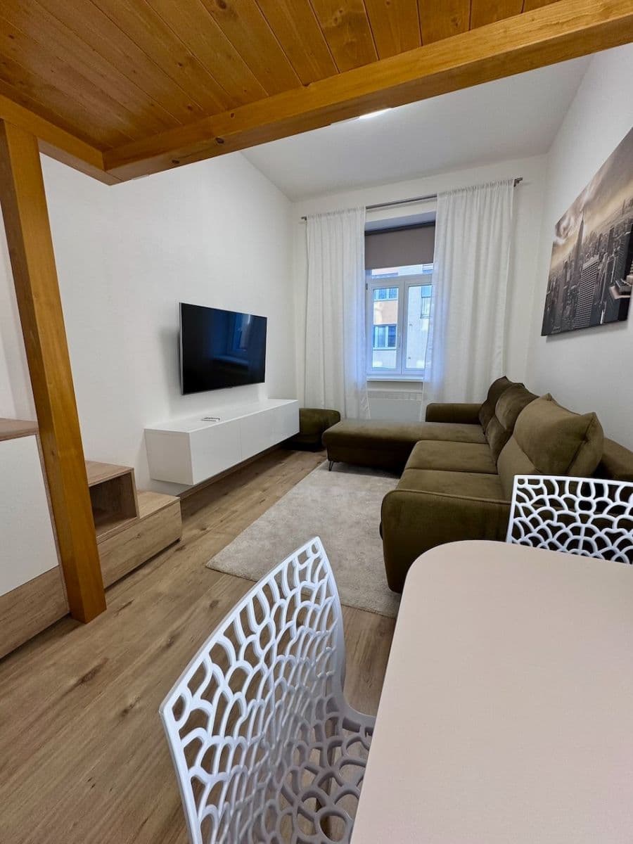 Pronájem bytu 1+kk 30 m², Kovářská, Praha, Praha Pronájem bytu 1+kk 30 m², Kovářská, Praha, Praha