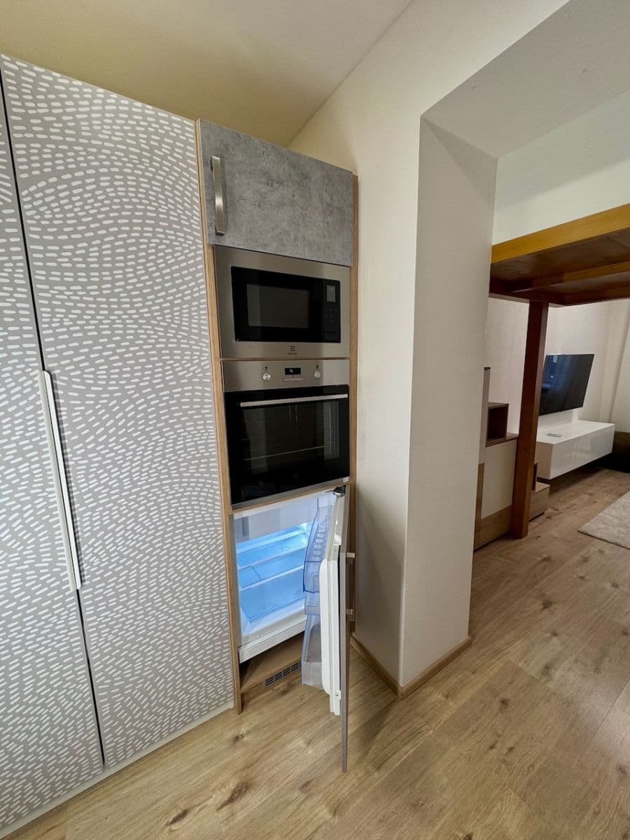 Pronájem bytu 1+kk 30 m², Kovářská, Praha, Praha Pronájem bytu 1+kk 30 m², Kovářská, Praha, Praha