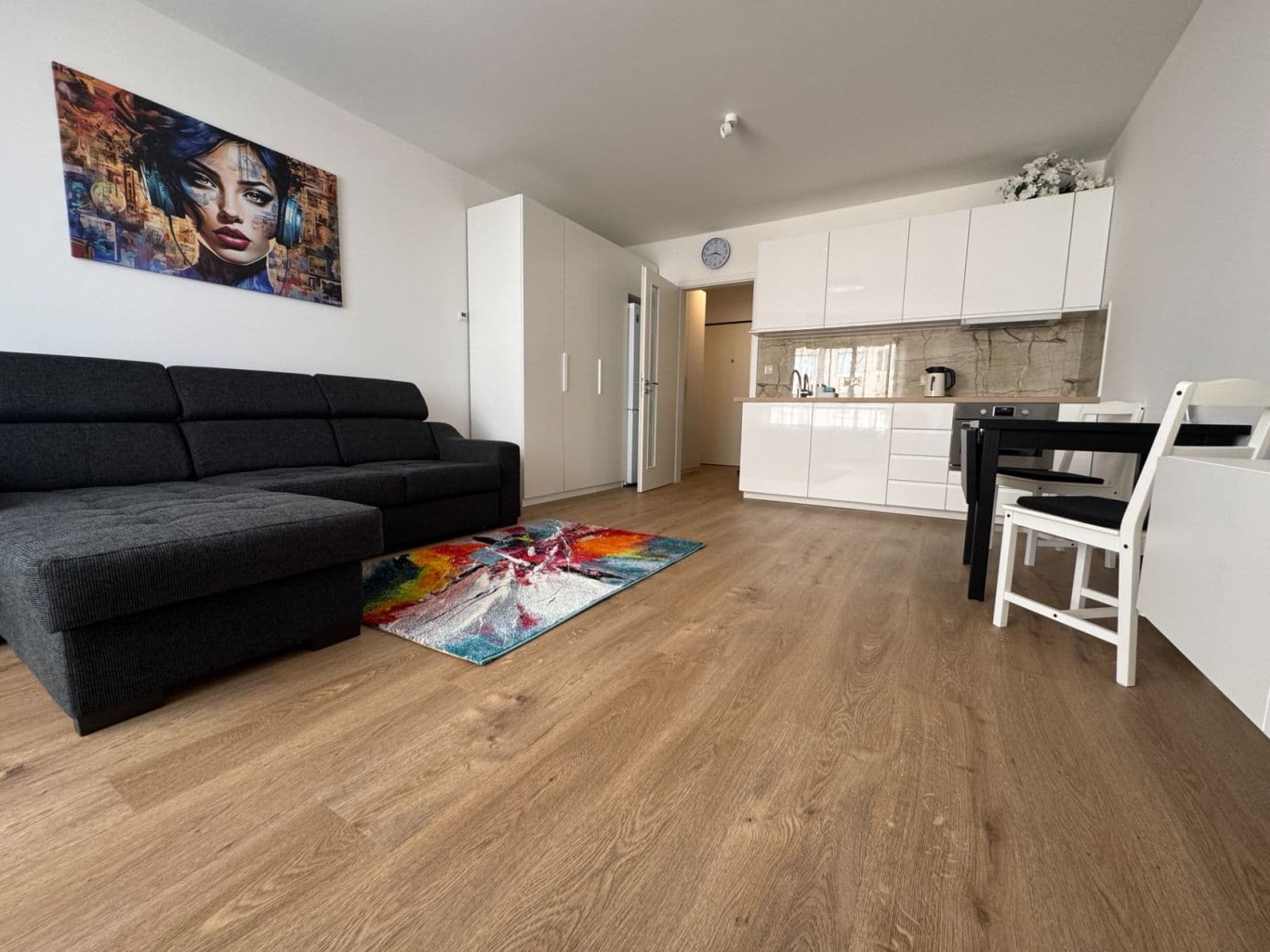 Pronájem bytu 1+kk 36 m², Milánská, Praha, Praha Pronájem bytu 1+kk 36 m², Milánská, Praha, Praha