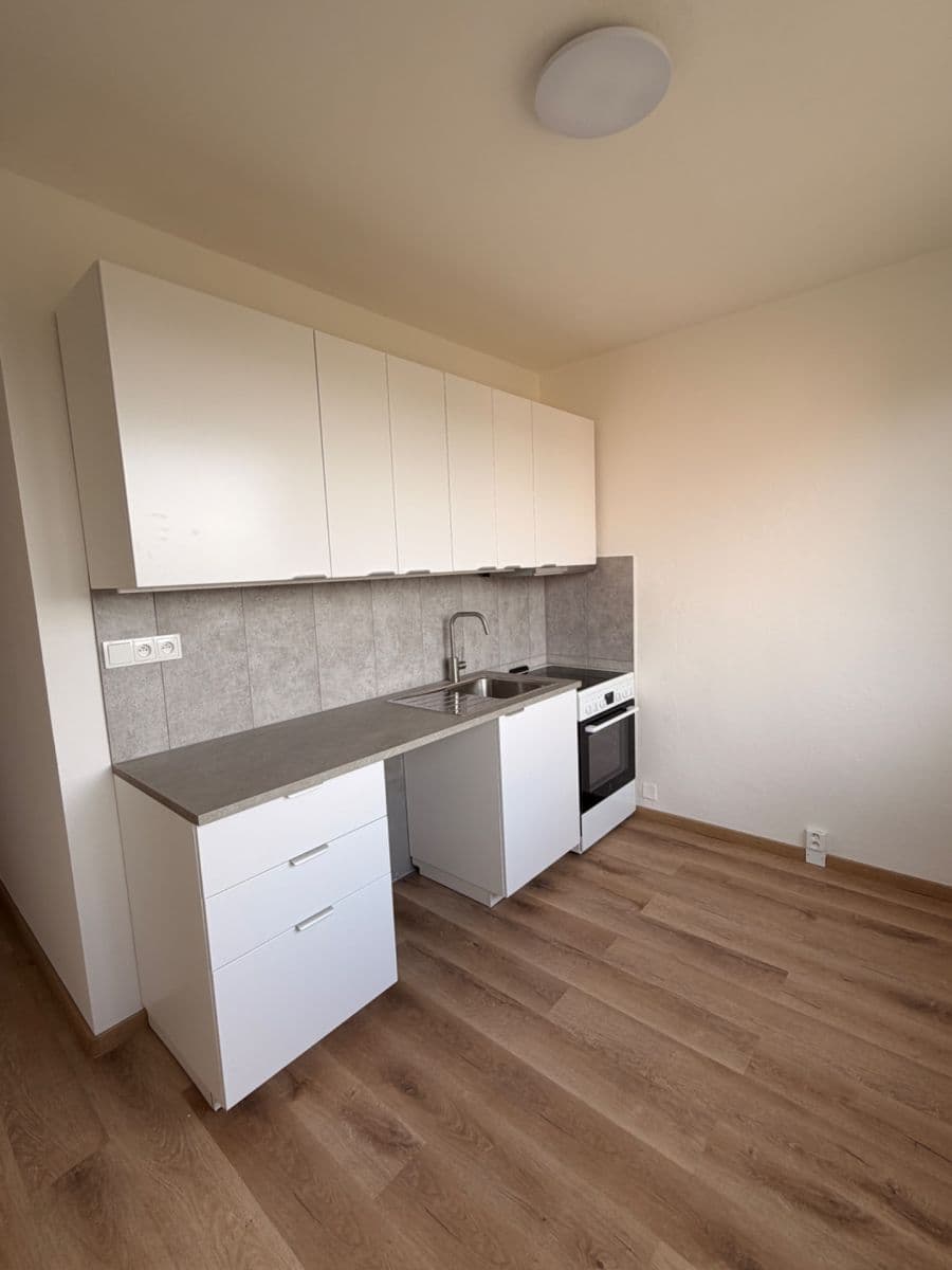 Pronájem bytu 2+1 62 m², Stavbařů, Ústí nad Labem, Ústecký kraj Pronájem bytu 2+1 62 m², Stavbařů, Ústí nad Labem, Ústecký kraj