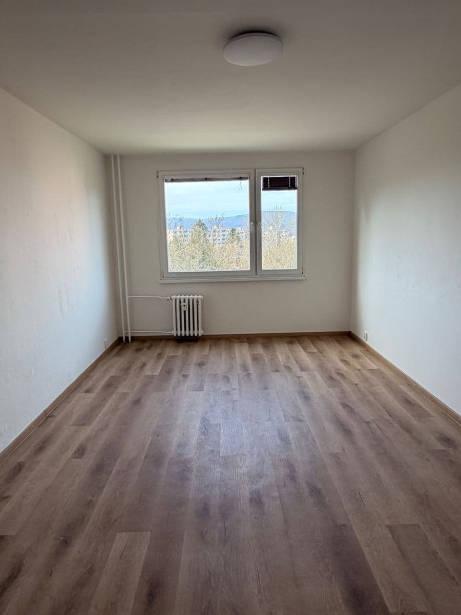 Pronájem bytu 2+1 62 m², Stavbařů, Ústí nad Labem, Ústecký kraj Pronájem bytu 2+1 62 m², Stavbařů, Ústí nad Labem, Ústecký kraj