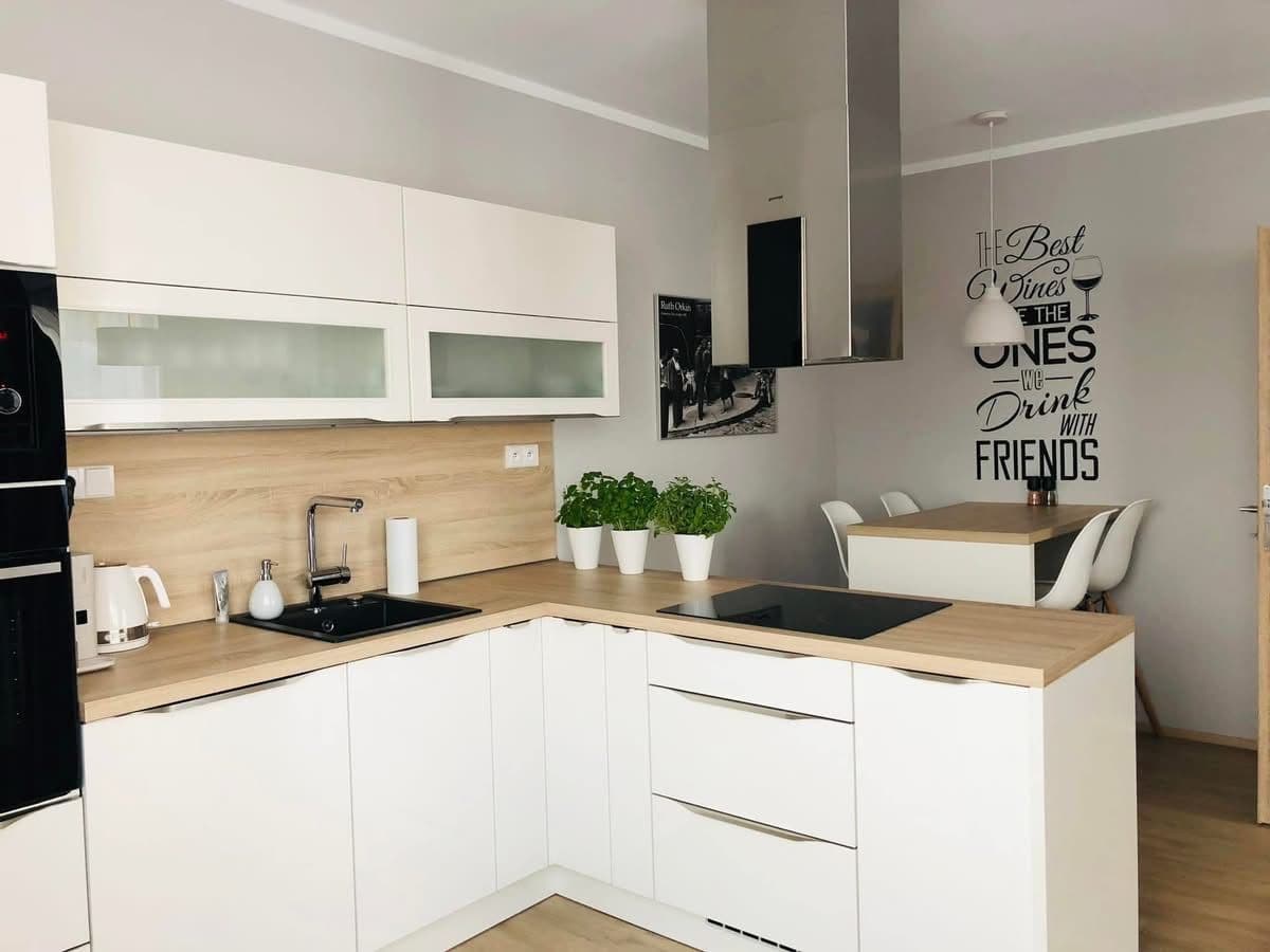 Prodej bytu 2+kk 57 m², Laudonova, Praha, Praha Prodej bytu 2+kk 57 m², Laudonova, Praha, Praha