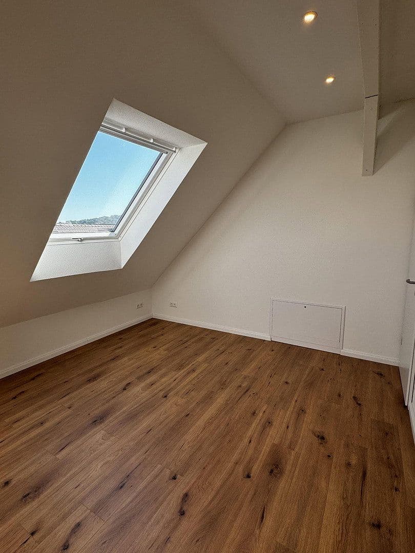 Pronájem bytu 2+1 41 m², Vaihinger Landstr. 2, Stuttgart, Bádensko-Württembersko Pronájem bytu 2+1 41 m², Vaihinger Landstr. 2, Stuttgart, Bádensko-Württembersko