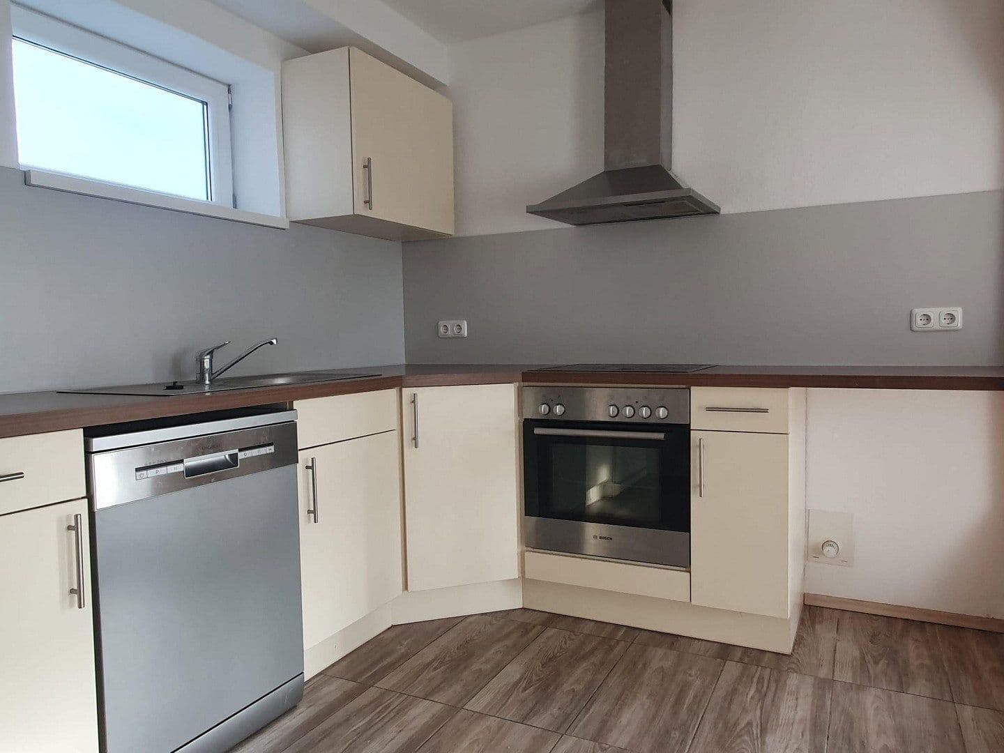 Prodej domu 301 m², pozemek 6.300 m², Elbuferstraße 5, Hohnstorf (Elbe), Dolní Sasko Prodej domu 301 m², pozemek 6.300 m², Elbuferstraße 5, Hohnstorf (Elbe), Dolní Sasko