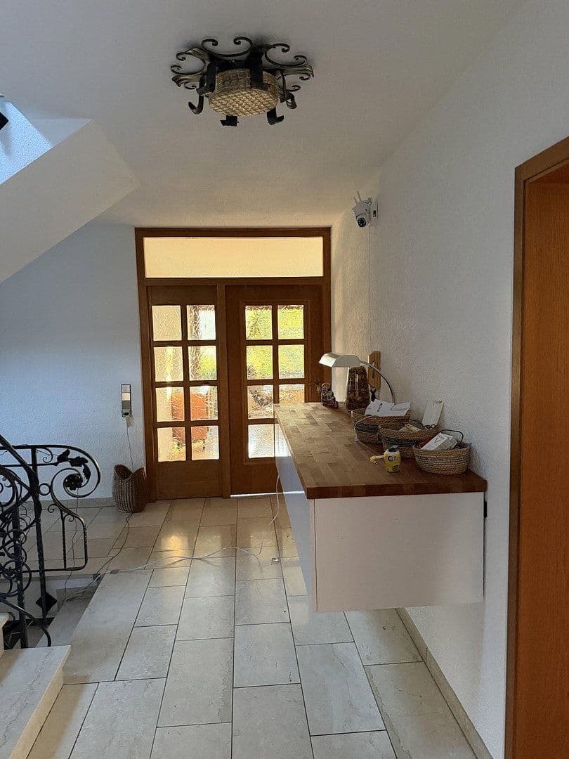 Pronájem domu 240 m², pozemek 3.000 m², Küssaberg, Bádensko-Württembersko Pronájem domu 240 m², pozemek 3.000 m², Küssaberg, Bádensko-Württembersko