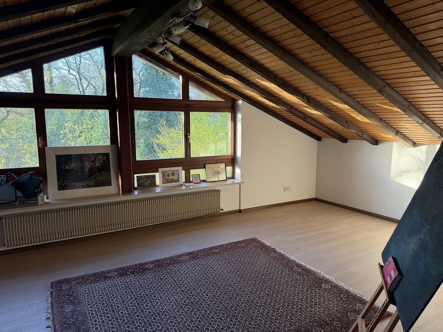 Pronájem domu 240 m², pozemek 3.000 m², Küssaberg, Bádensko-Württembersko Pronájem domu 240 m², pozemek 3.000 m², Küssaberg, Bádensko-Württembersko