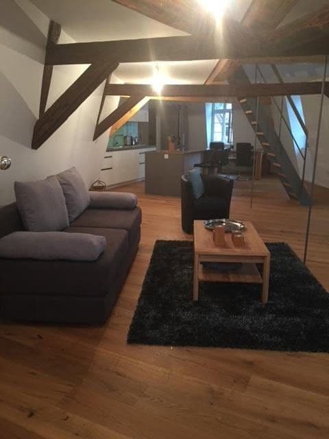Pronájem bytu 2+1 92 m², Kronberg im Taunus, Hessen Pronájem bytu 2+1 92 m², Kronberg im Taunus, Hessen