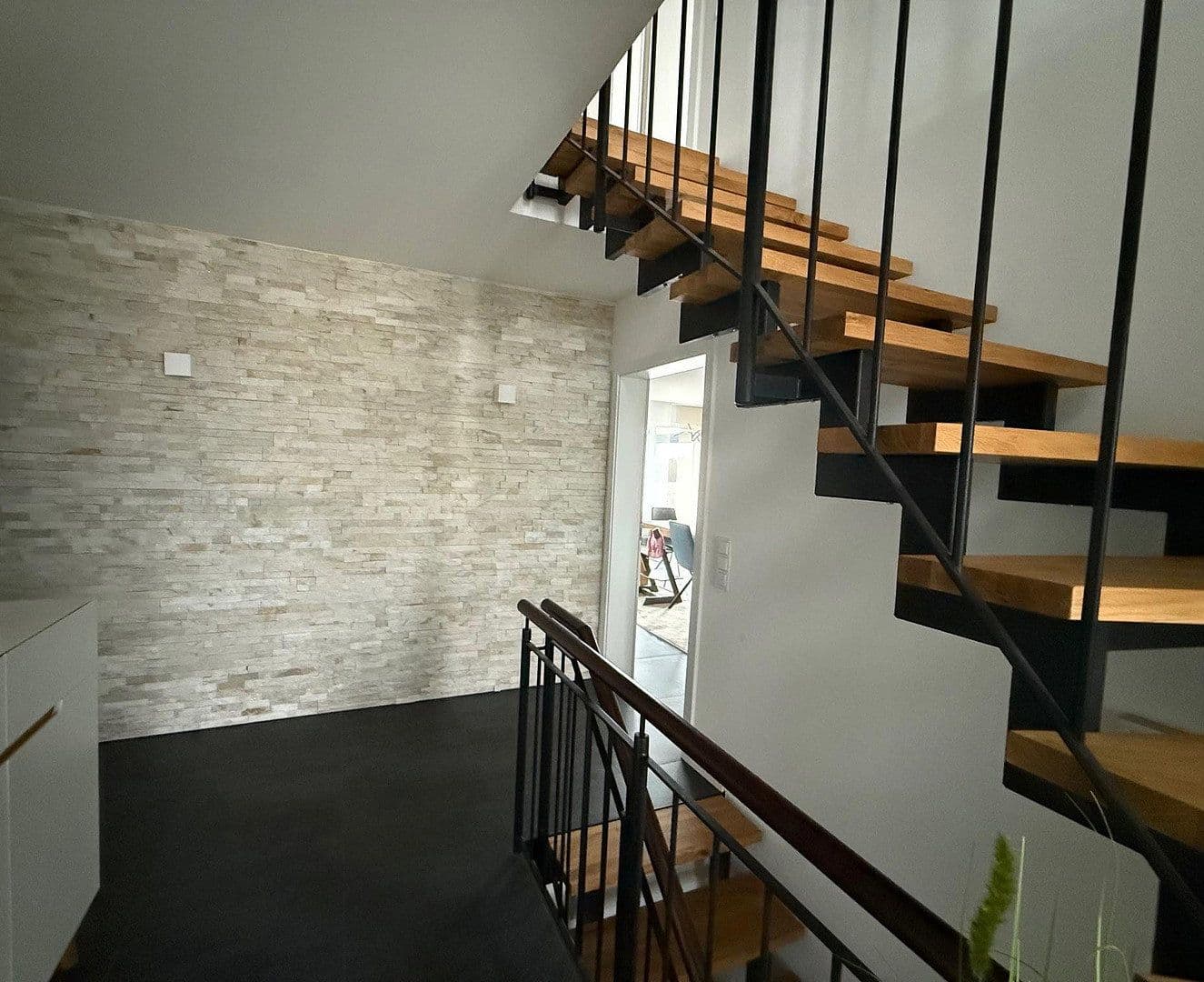 Prodej domu 150 m², pozemek 441 m², Luise-Schöffel-Weg 9, Herrenberg, Bádensko-Württembersko Prodej domu 150 m², pozemek 441 m², Luise-Schöffel-Weg 9, Herrenberg, Bádensko-Württembersko