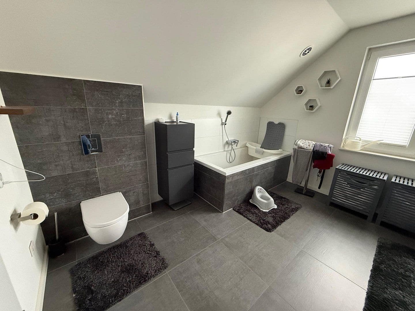 Prodej domu 150 m², pozemek 441 m², Luise-Schöffel-Weg 9, Herrenberg, Bádensko-Württembersko Prodej domu 150 m², pozemek 441 m², Luise-Schöffel-Weg 9, Herrenberg, Bádensko-Württembersko