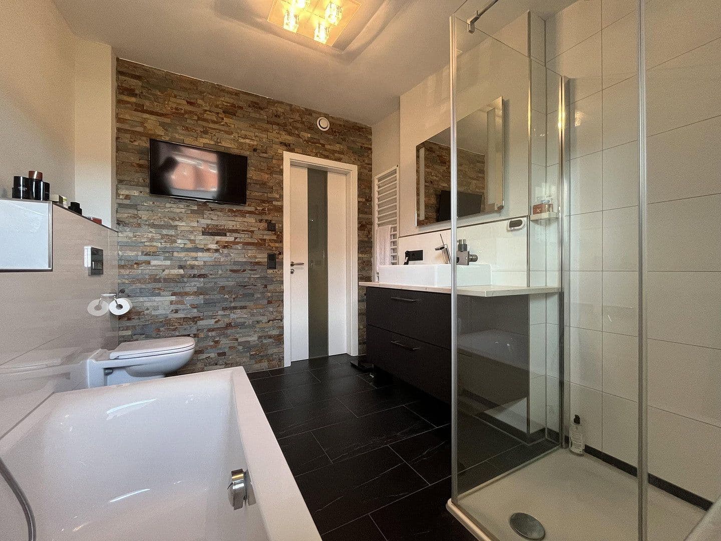 Prodej bytu 4+1 128 m², Göttingen, Dolní Sasko Prodej bytu 4+1 128 m², Göttingen, Dolní Sasko