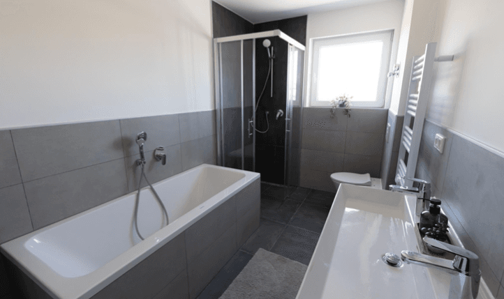 Pronájem bytu 3+1 76 m², Bahnhofstraße 4, Neustadt an der Aisch, Bavorsko Pronájem bytu 3+1 76 m², Bahnhofstraße 4, Neustadt an der Aisch, Bavorsko