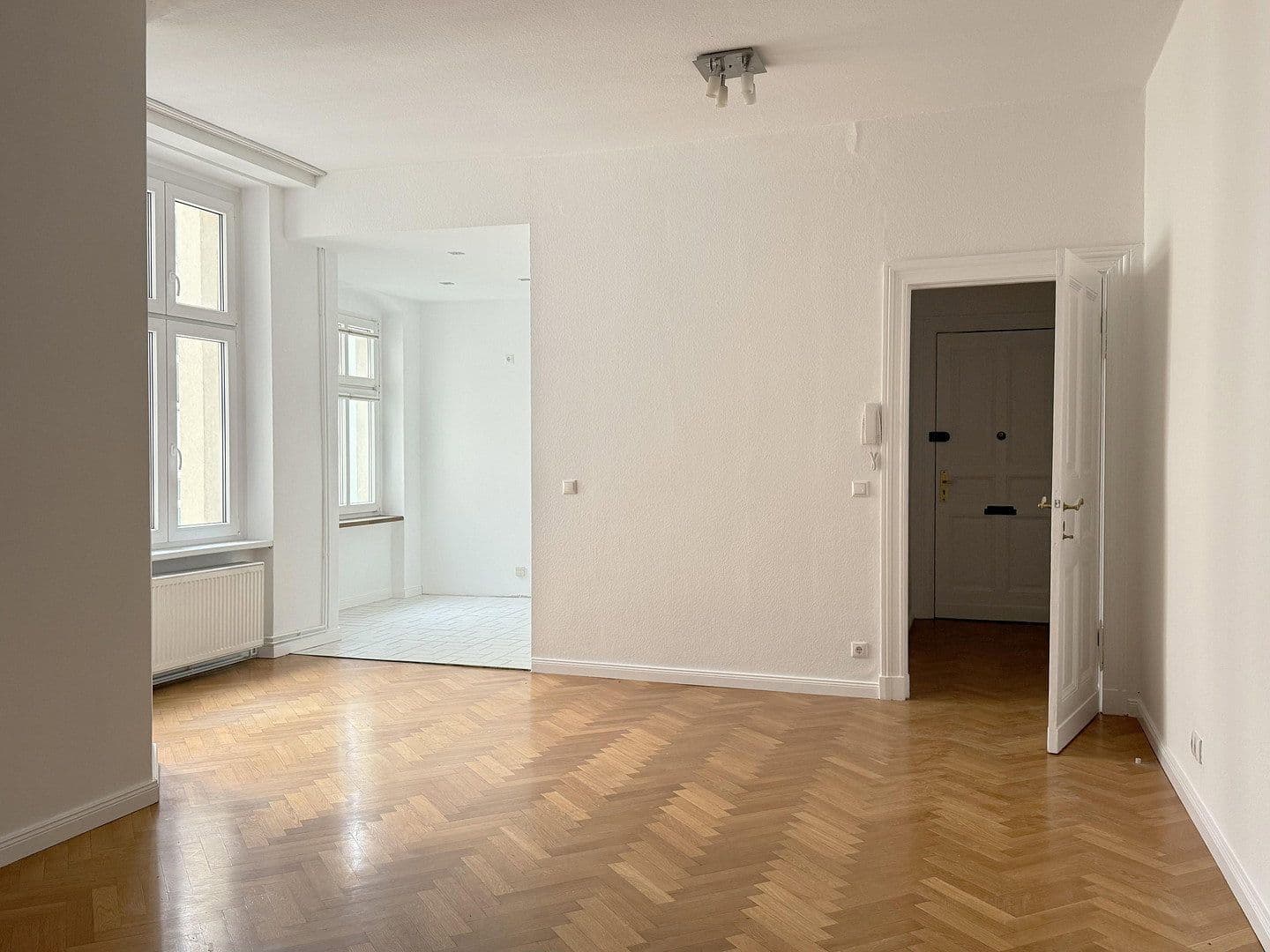 Prodej bytu 3+1 104 m², Fritz-Reuter-Straße 10, Berlin, Berlín Prodej bytu 3+1 104 m², Fritz-Reuter-Straße 10, Berlin, Berlín