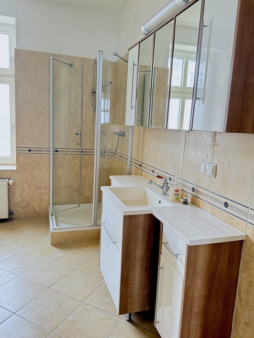 Prodej bytu 3+1 104 m², Fritz-Reuter-Straße 10, Berlin, Berlín Prodej bytu 3+1 104 m², Fritz-Reuter-Straße 10, Berlin, Berlín