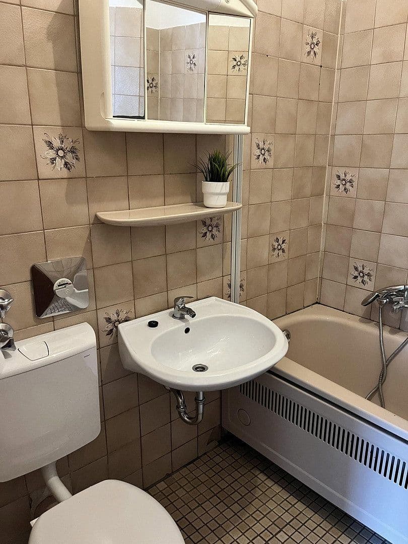 Pronájem bytu 3+1 65 m², Schwarzbach 80, Wuppertal, Severní Porýní-Vestfálsko Pronájem bytu 3+1 65 m², Schwarzbach 80, Wuppertal, Severní Porýní-Vestfálsko