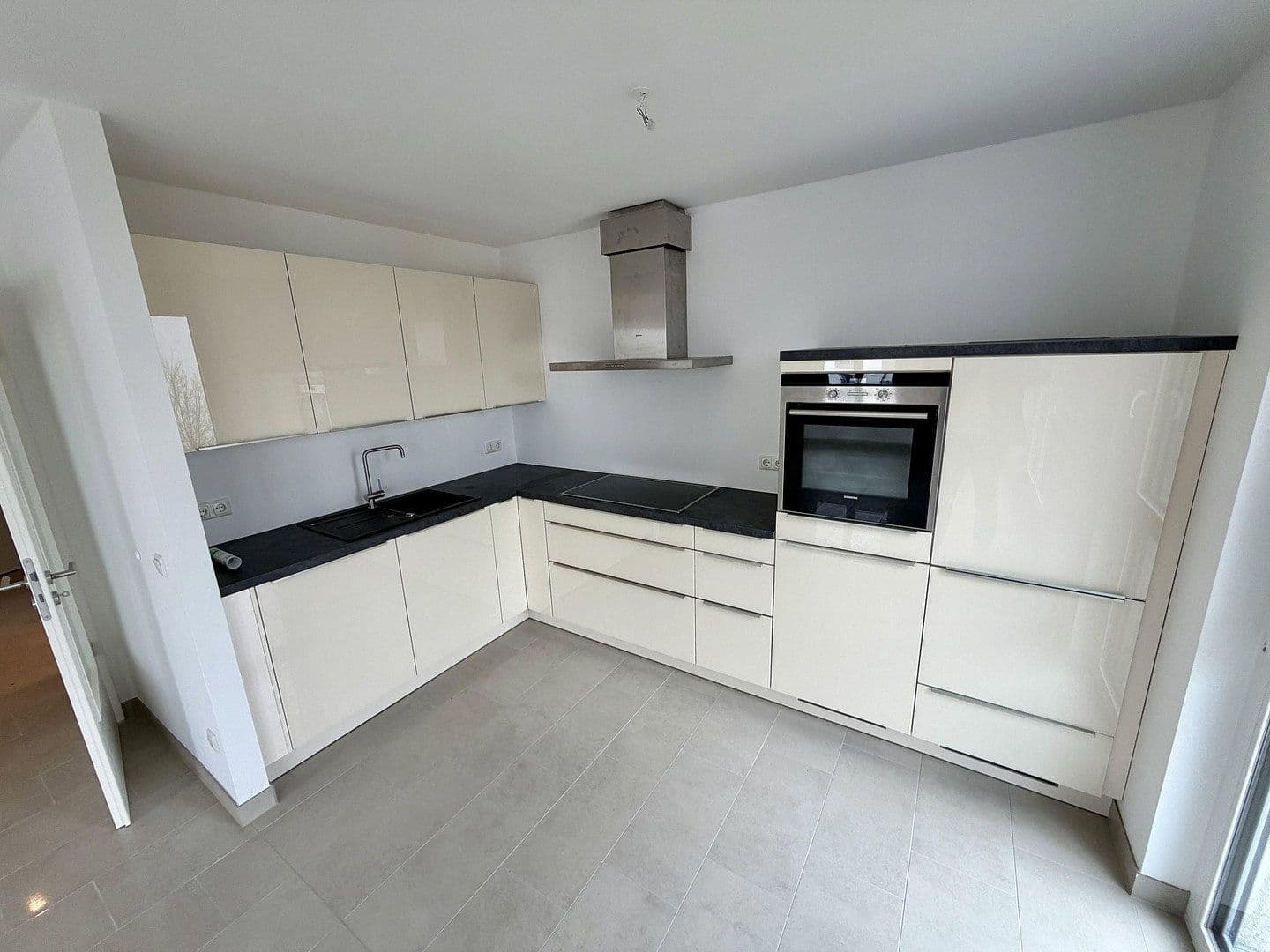 Prodej bytu 2+1 61 m², Theresienbogen 23, Unterschleißheim, Bavorsko Prodej bytu 2+1 61 m², Theresienbogen 23, Unterschleißheim, Bavorsko