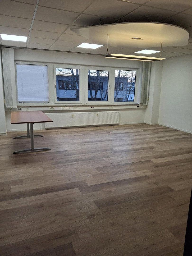 Pronájem kanceláře 65 m², Oststrasse 122 C, Norderstedt, Šlesvicko-Holštýnsko Pronájem kanceláře 65 m², Oststrasse 122 C, Norderstedt, Šlesvicko-Holštýnsko