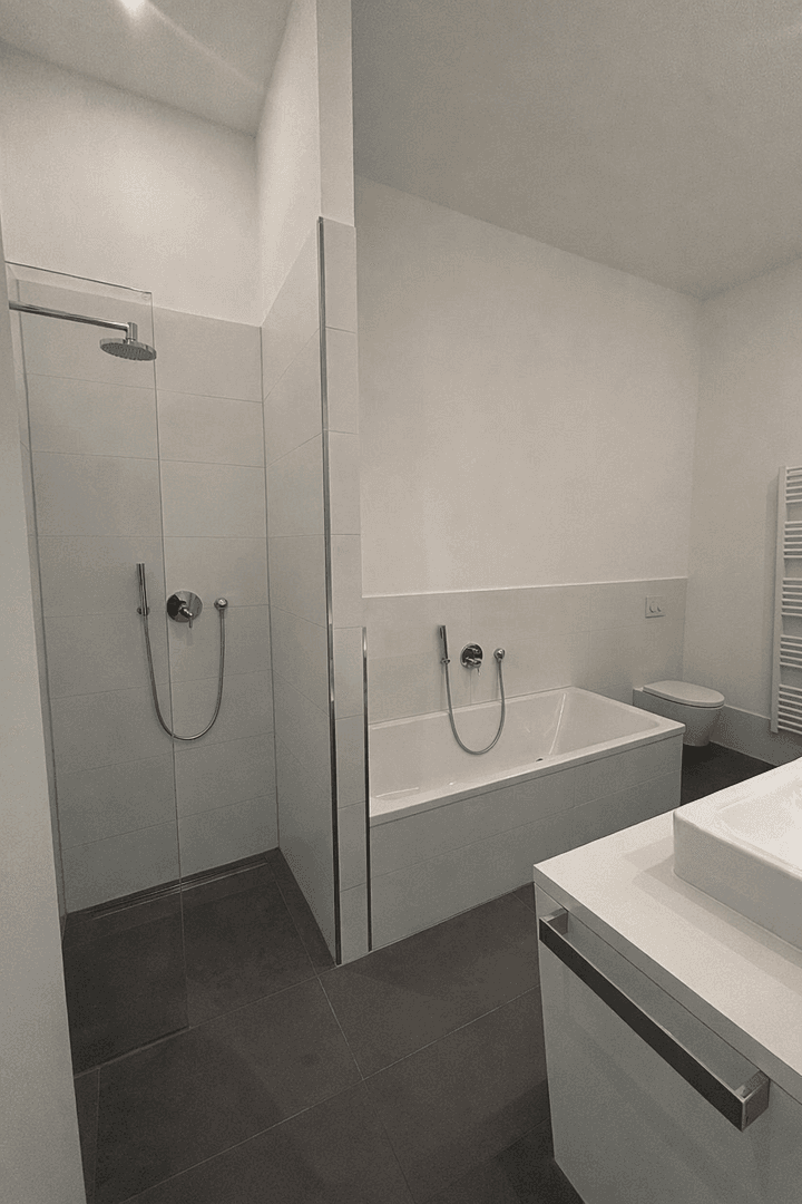 Pronájem bytu 3+1 115 m², Menckestraße 43, Leipzig, Sasko Pronájem bytu 3+1 115 m², Menckestraße 43, Leipzig, Sasko