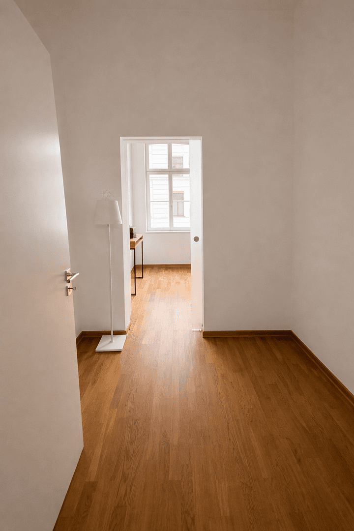 Pronájem bytu 3+1 115 m², Menckestraße 43, Leipzig, Sasko Pronájem bytu 3+1 115 m², Menckestraße 43, Leipzig, Sasko