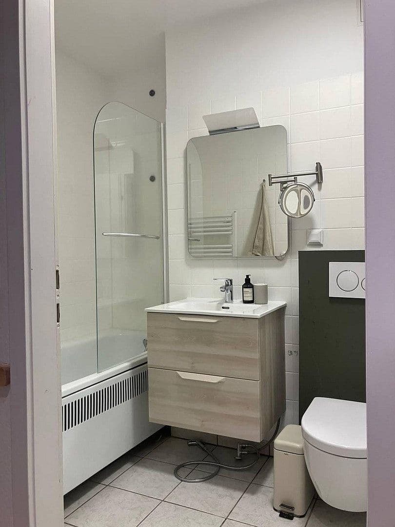 Pronájem bytu 2+1 63 m², Im Mainfeld 40, Frankfurt am Main, Hessen Pronájem bytu 2+1 63 m², Im Mainfeld 40, Frankfurt am Main, Hessen