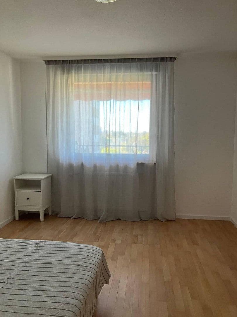 Pronájem bytu 2+1 63 m², Im Mainfeld 40, Frankfurt am Main, Hessen Pronájem bytu 2+1 63 m², Im Mainfeld 40, Frankfurt am Main, Hessen