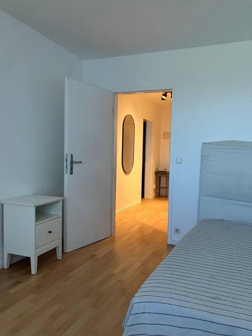 Pronájem bytu 2+1 63 m², Im Mainfeld 40, Frankfurt am Main, Hessen Pronájem bytu 2+1 63 m², Im Mainfeld 40, Frankfurt am Main, Hessen