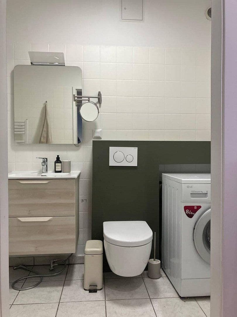 Pronájem bytu 2+1 63 m², Im Mainfeld 40, Frankfurt am Main, Hessen Pronájem bytu 2+1 63 m², Im Mainfeld 40, Frankfurt am Main, Hessen