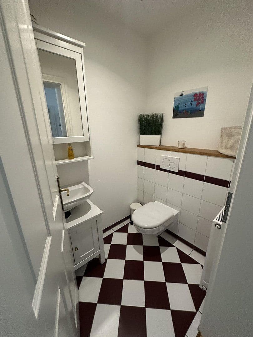 Pronájem bytu 4+1 155 m², Döncheweg, Kassel, Hessen Pronájem bytu 4+1 155 m², Döncheweg, Kassel, Hessen