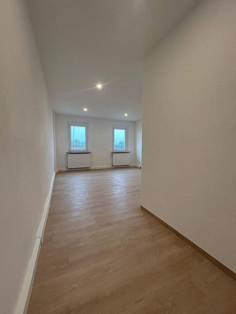 Pronájem bytu 3+1 84 m², Chemnitzer Str. 72, Meerane, Sasko Pronájem bytu 3+1 84 m², Chemnitzer Str. 72, Meerane, Sasko