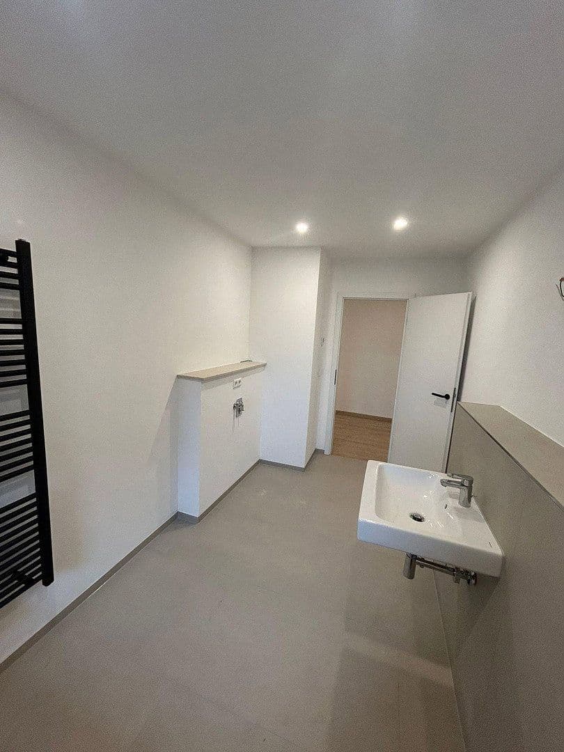 Pronájem bytu 3+1 84 m², Chemnitzer Str. 72, Meerane, Sasko Pronájem bytu 3+1 84 m², Chemnitzer Str. 72, Meerane, Sasko