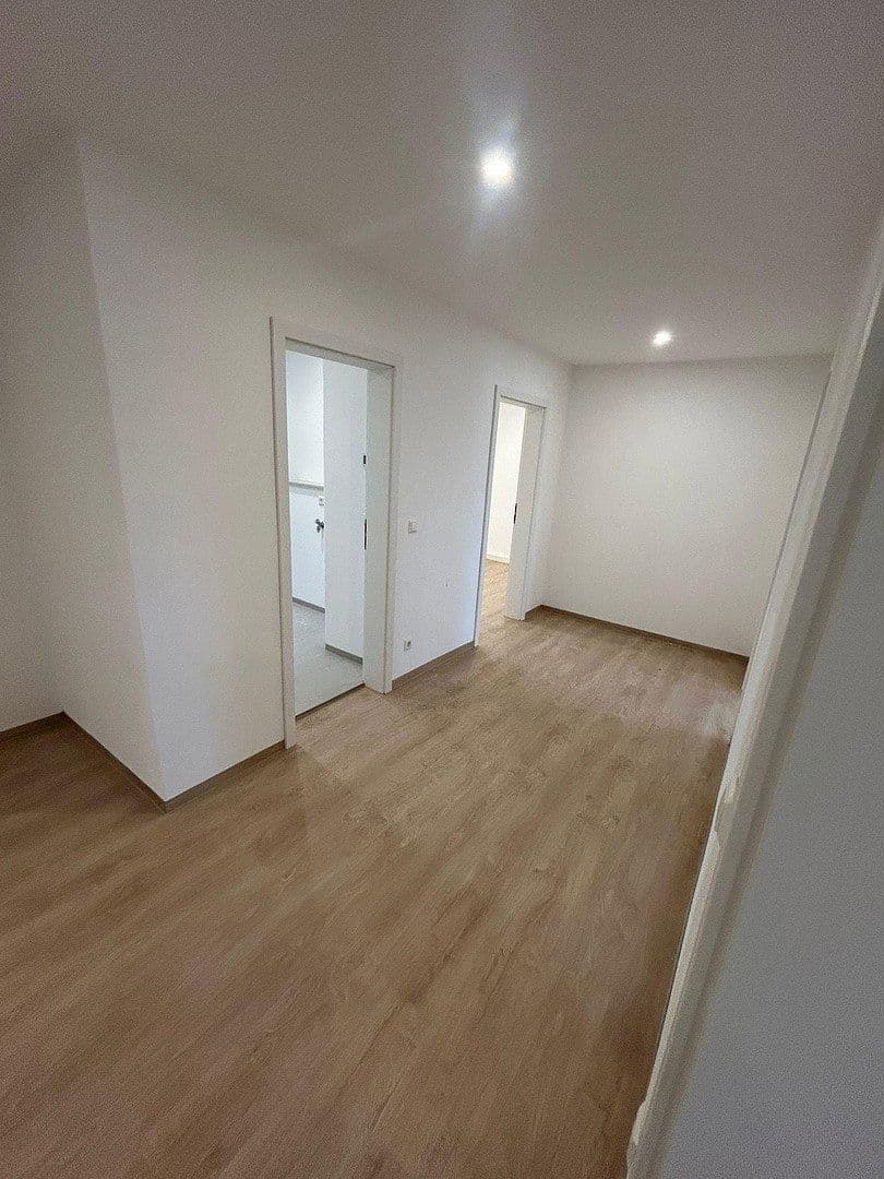Pronájem bytu 3+1 84 m², Chemnitzer Str. 72, Meerane, Sasko Pronájem bytu 3+1 84 m², Chemnitzer Str. 72, Meerane, Sasko