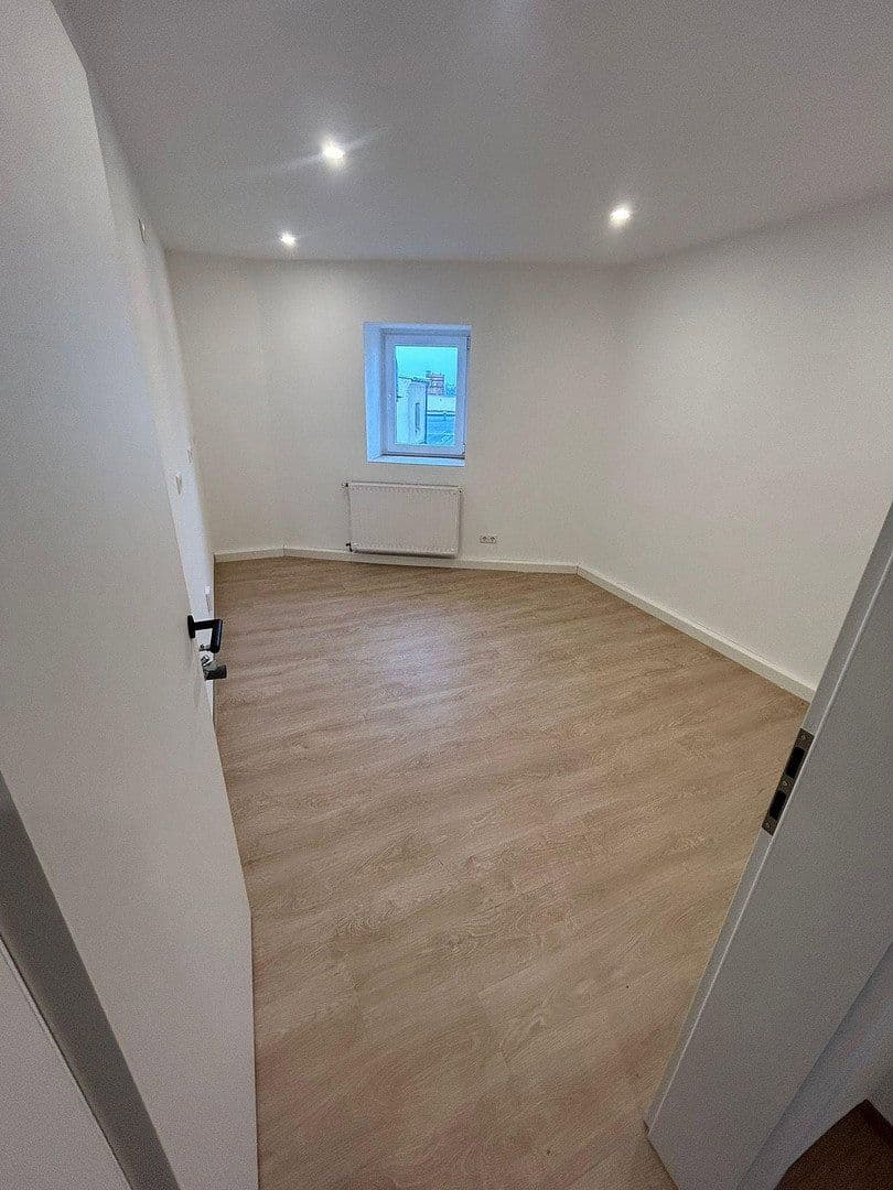 Pronájem bytu 3+1 84 m², Chemnitzer Str. 72, Meerane, Sasko Pronájem bytu 3+1 84 m², Chemnitzer Str. 72, Meerane, Sasko