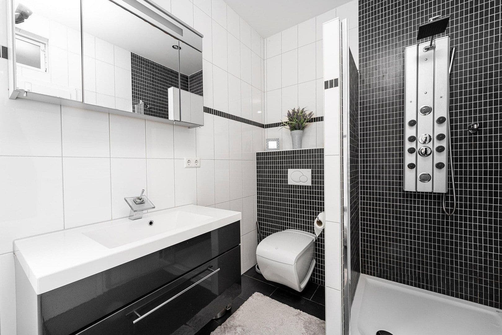 Prodej bytu 4+1 136 m², Pforzheim, Bádensko-Württembersko Prodej bytu 4+1 136 m², Pforzheim, Bádensko-Württembersko