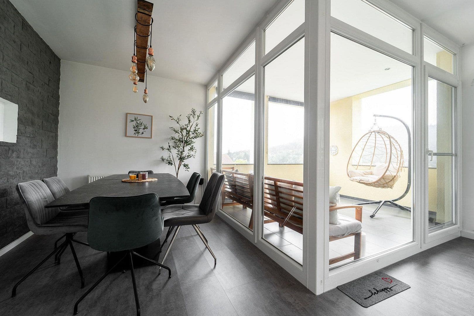 Prodej bytu 4+1 136 m², Pforzheim, Bádensko-Württembersko Prodej bytu 4+1 136 m², Pforzheim, Bádensko-Württembersko