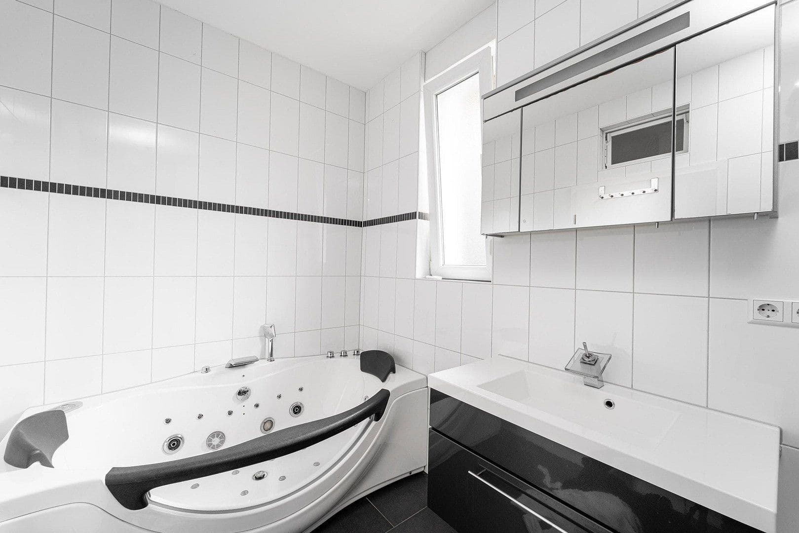 Prodej bytu 4+1 136 m², Pforzheim, Bádensko-Württembersko Prodej bytu 4+1 136 m², Pforzheim, Bádensko-Württembersko