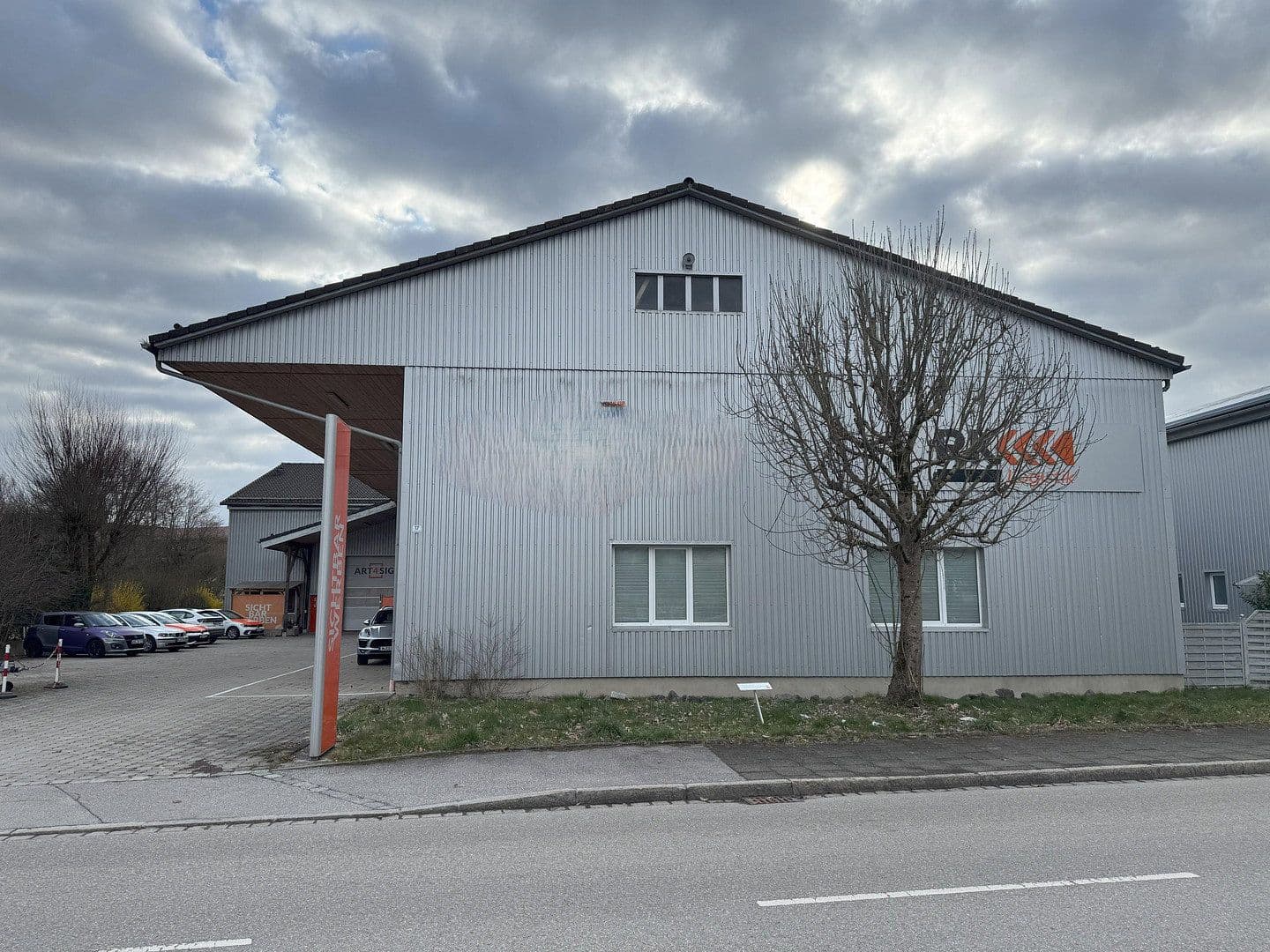 Pronájem nebytového prostoru 600 m², Lauterbachstr.17, Geretsried, Bavorsko Pronájem nebytového prostoru 600 m², Lauterbachstr.17, Geretsried, Bavorsko