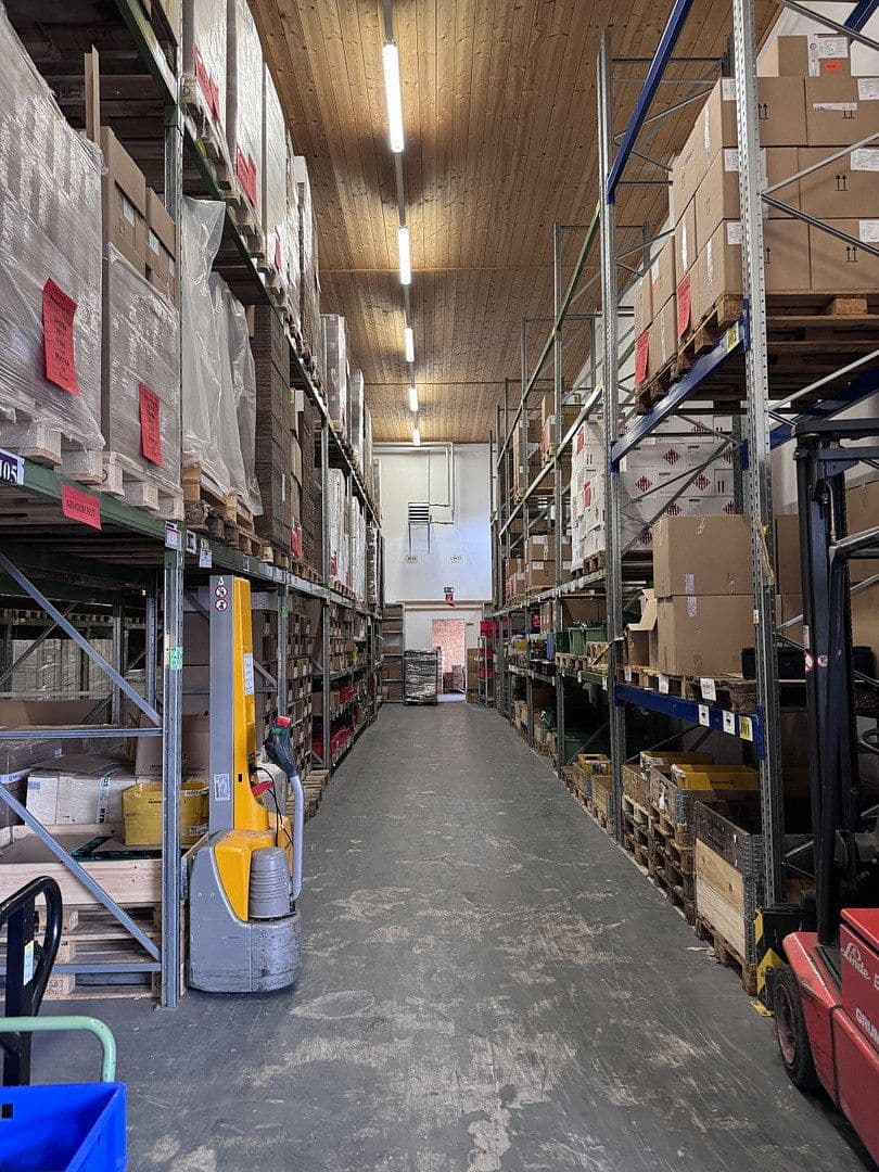 Pronájem nebytového prostoru 600 m², Lauterbachstr.17, Geretsried, Bavorsko Pronájem nebytového prostoru 600 m², Lauterbachstr.17, Geretsried, Bavorsko