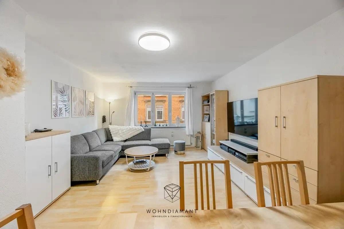 Pronájem bytu 3+1 82 m², Rötestraße 65, Stuttgart, Bádensko-Württembersko Pronájem bytu 3+1 82 m², Rötestraße 65, Stuttgart, Bádensko-Württembersko