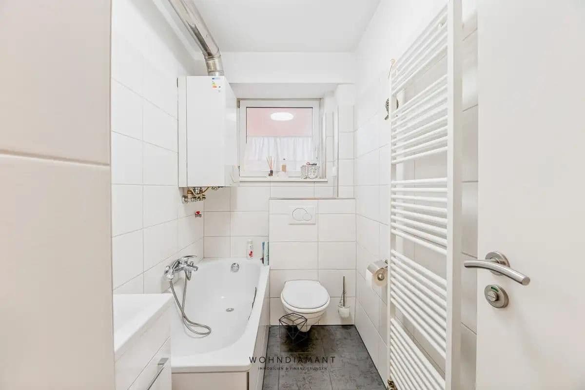 Pronájem bytu 3+1 82 m², Rötestraße 65, Stuttgart, Bádensko-Württembersko Pronájem bytu 3+1 82 m², Rötestraße 65, Stuttgart, Bádensko-Württembersko