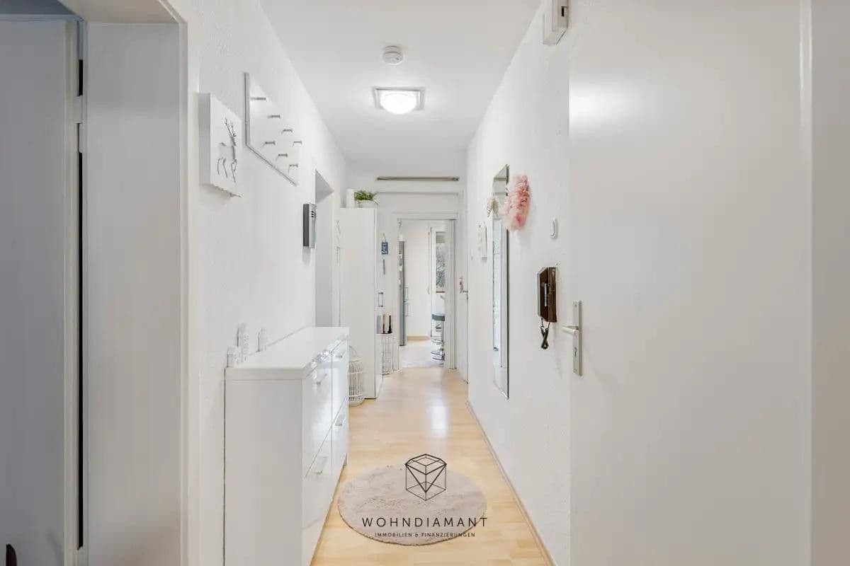 Pronájem bytu 3+1 82 m², Rötestraße 65, Stuttgart, Bádensko-Württembersko Pronájem bytu 3+1 82 m², Rötestraße 65, Stuttgart, Bádensko-Württembersko