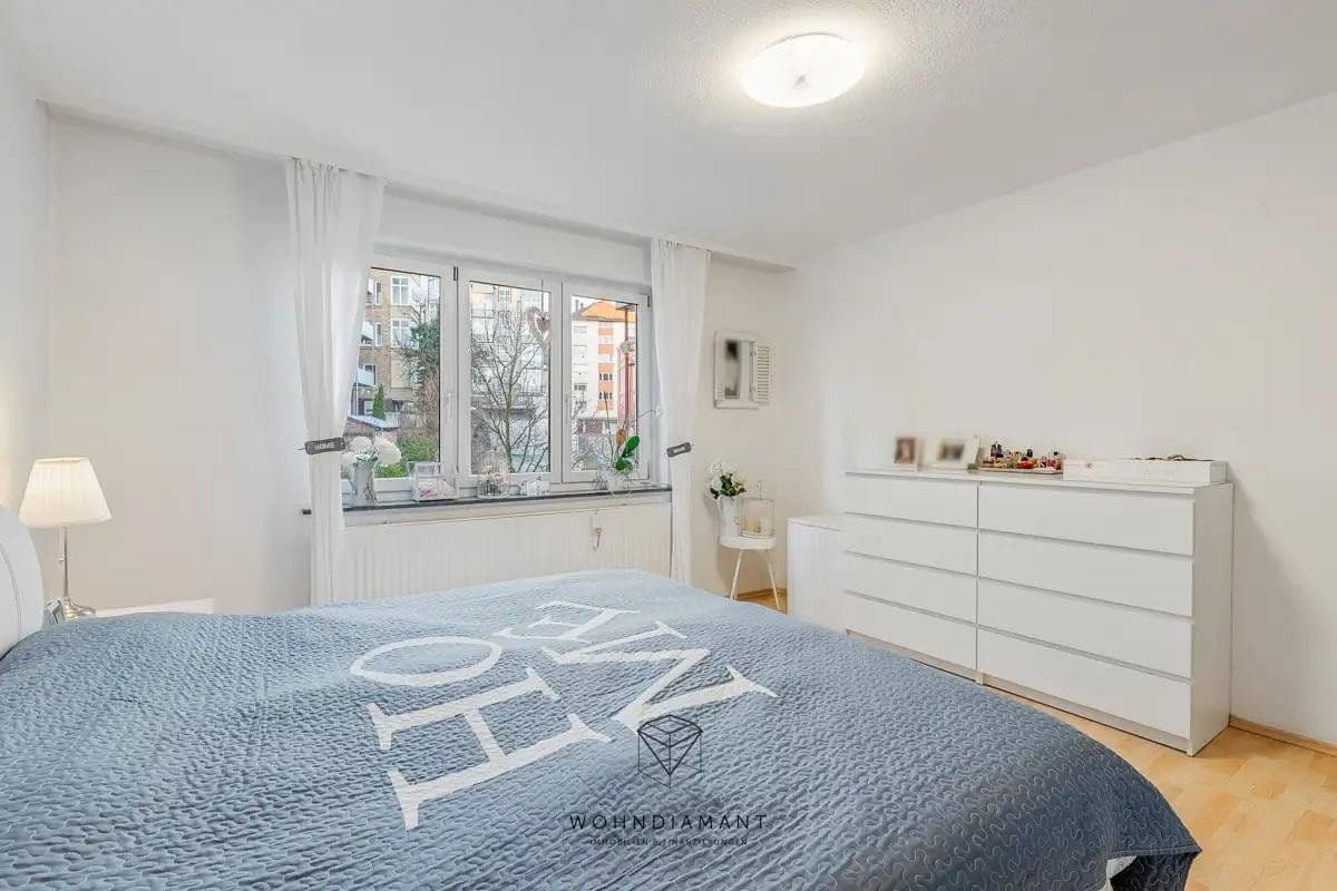Pronájem bytu 3+1 82 m², Rötestraße 65, Stuttgart, Bádensko-Württembersko Pronájem bytu 3+1 82 m², Rötestraße 65, Stuttgart, Bádensko-Württembersko